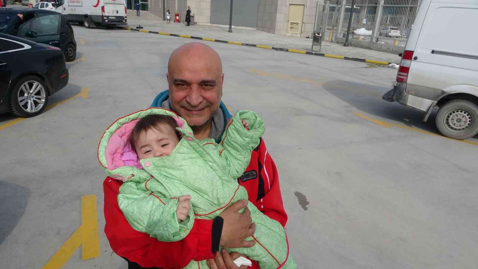 Savaşın masum yüzlü çocukları Rusya’nın Ukrayna’ya askeri müdahalesi sonucu babalarından ayrılıp anneleriyle birlikte başka ülkelere tahliye edilen bebek ve çocukların ...