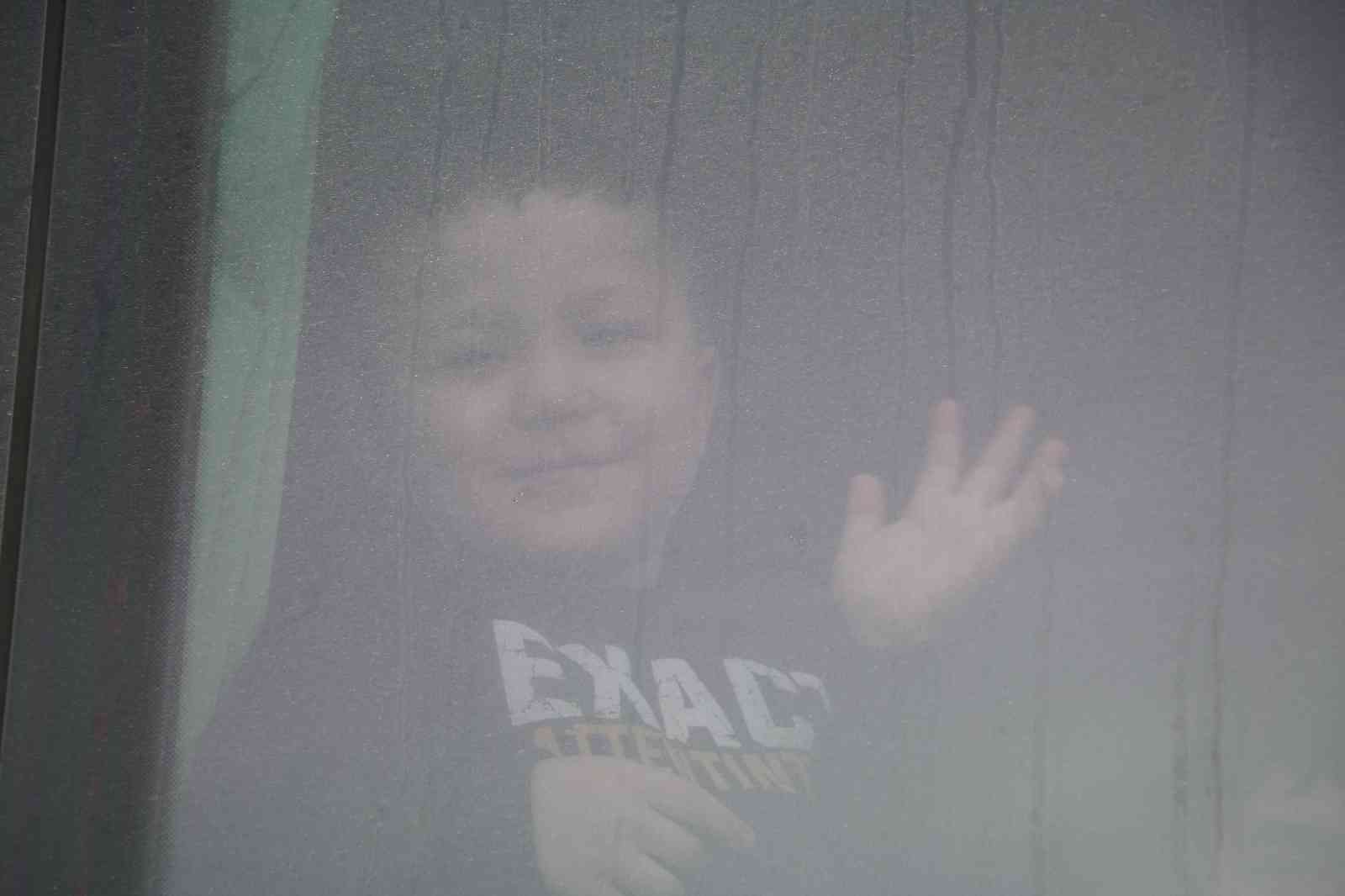 Savaşın masum yüzlü çocukları Rusya’nın Ukrayna’ya askeri müdahalesi sonucu babalarından ayrılıp anneleriyle birlikte başka ülkelere tahliye edilen bebek ve çocukların ...