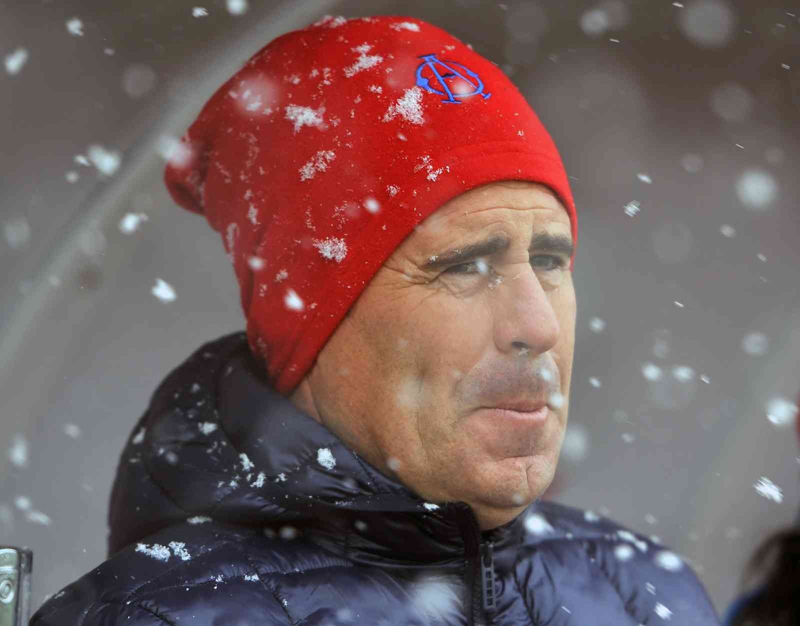 Spor Toto 1. Lig: Ümraniyespor: 0 - Altınordu: 1 Spor Toto 1. Lig’in 29. haftasında Ümraniyespor, sahasında karşılaştığı Altınordu’ya 1-0 mağlup oldu. Maçtan dakikalar 18. dakikada sol kanattan ...