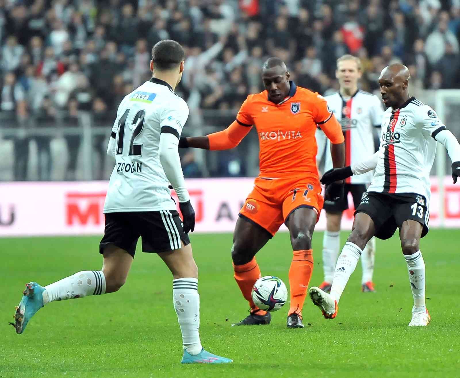 Spor Toto Süper Lig: Beşiktaş: 0 - Medipol Başakşehir: 0 (Maç devam ediyor) Spor Toto Süper Lig’in 28. haftasında Beşiktaş, sahasında Medipol Başakşehir ile karşı karşıya geliyor. Müsabakanın ilk 15 dakikası 0-0’lık ...