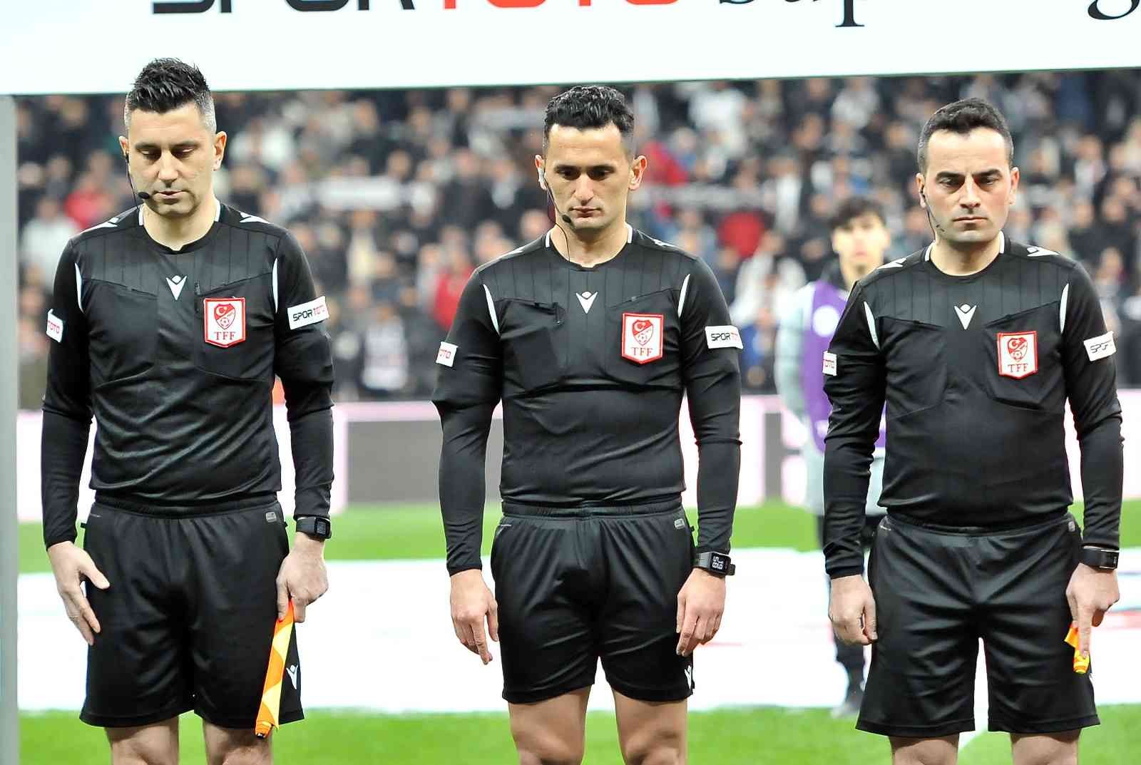 Spor Toto Süper Lig: Beşiktaş: 0 - Medipol Başakşehir: 0 (Maç devam ediyor) Spor Toto Süper Lig’in 28. haftasında Beşiktaş, sahasında Medipol Başakşehir ile karşı karşıya geliyor. Müsabakanın ilk 15 dakikası 0-0’lık ...