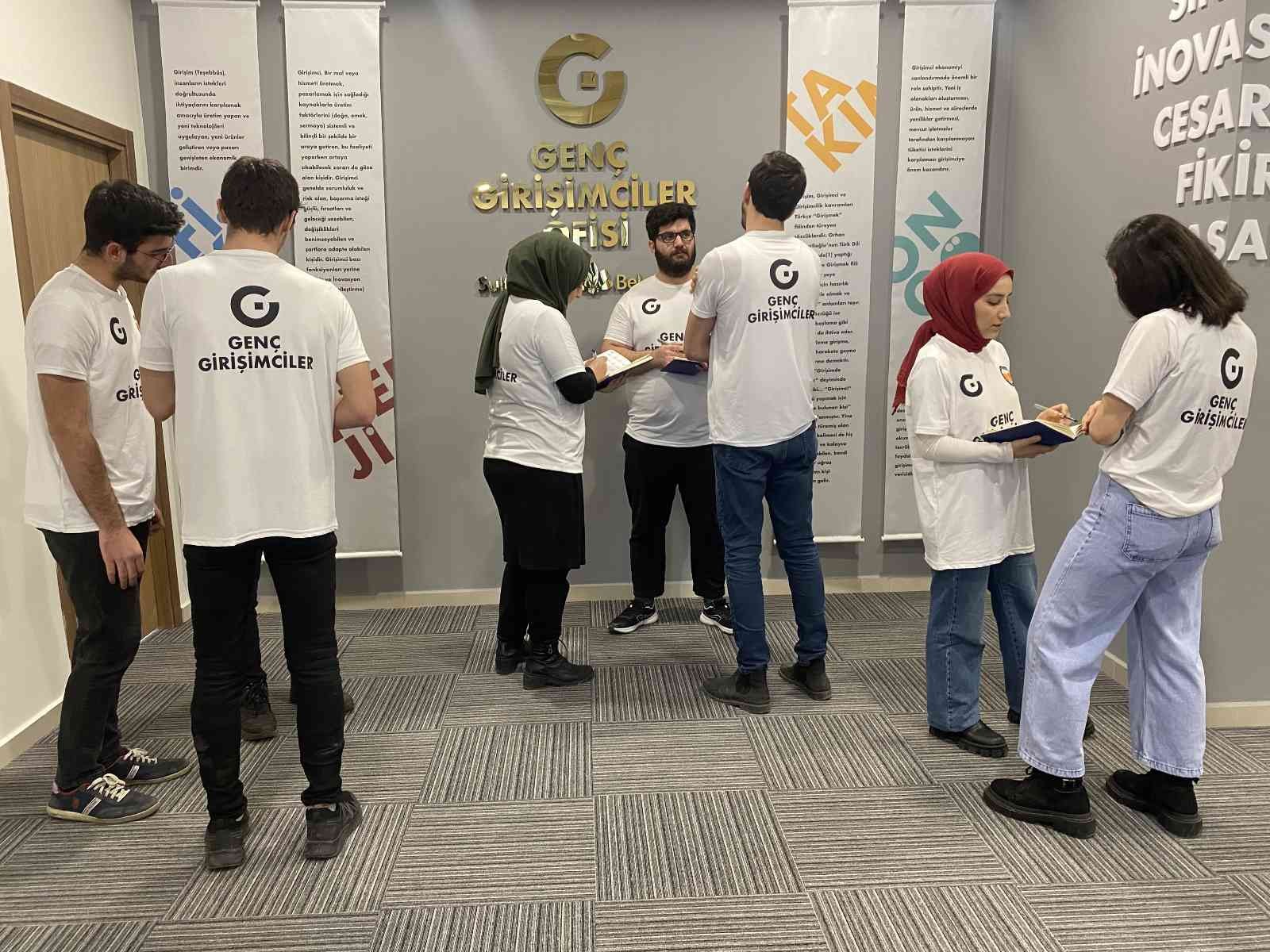 Sultanbeyli’de girişimci gençlere çalışma ofisi hediye Mart ayının ilk haftası Girişimcilik Haftası olarak kutlanıyor. Sultanbeyli Belediyesi de gençler için girişimcilikle ilgili yeni bir projeyi ...