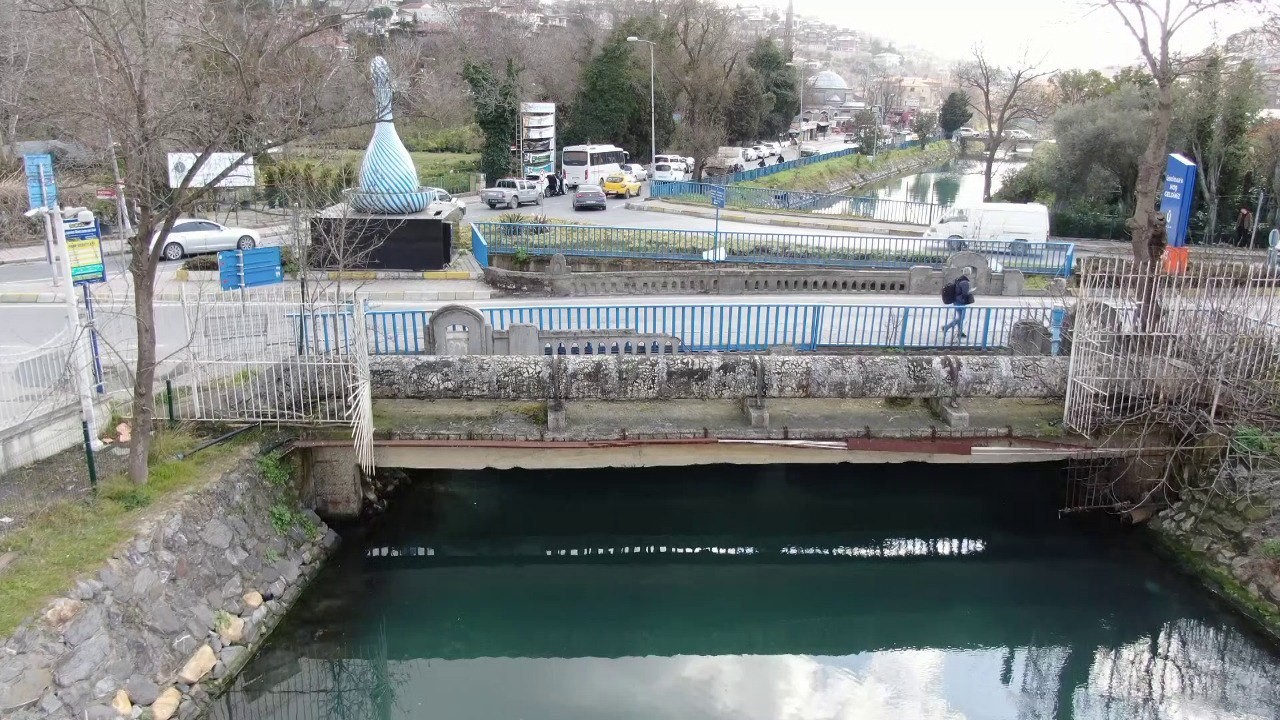 İstanbul’da Cumhuriyet döneminin ilk betonarme köprülerinden olan Tarihi Küçüksu Köprüsü bakımsızlık nedeniyle yıkılma tehlikesiyle karşı karşıya ...