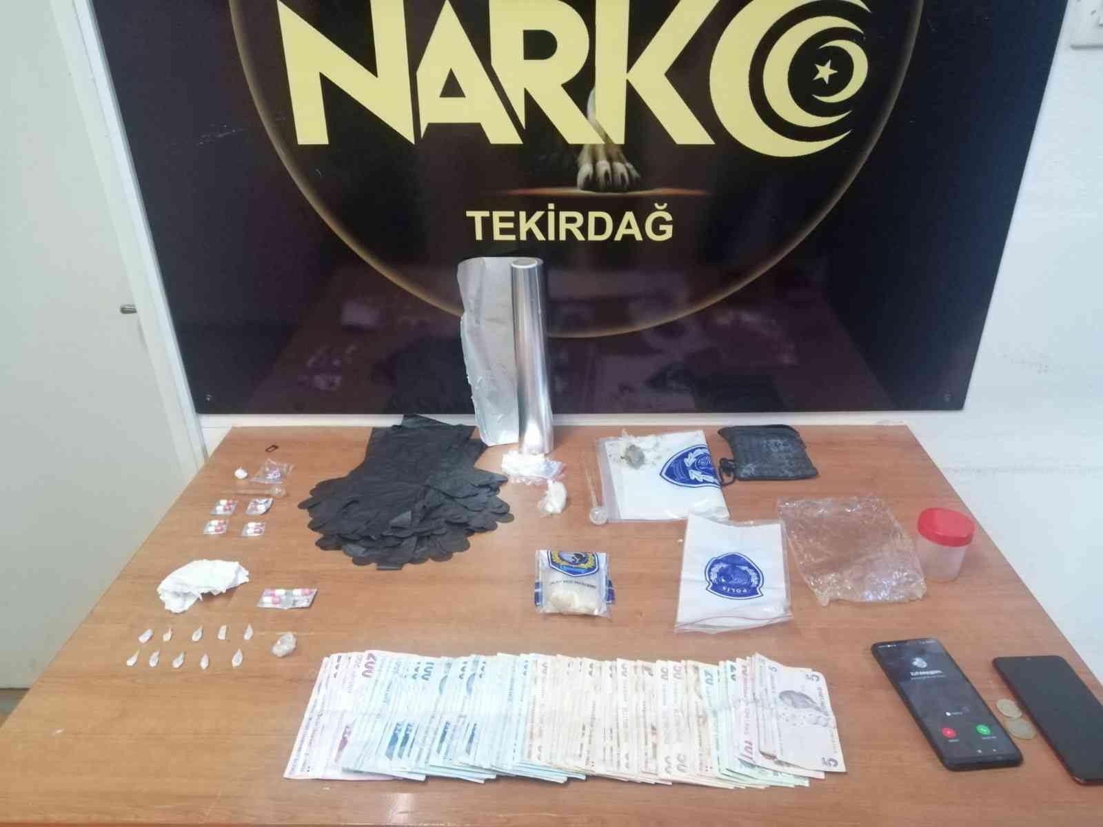 Tekirdağ’da torbacı operasyonunda 2 tutuklama Tekirdağ’da ’torbacı’ diye tabir edilen uyuşturucu tacirlerine yönelik düzenlenen operasyonda yakalanan 5 kişiden 2’si tutuklandı. Tekirdağ İl ...