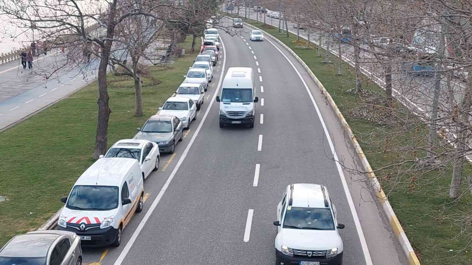 Tekirdağ’da trafiğe kayıtlı araç sayısı artıyor Tekirdağ’da 2022 yılı Şubat ayı sonunda toplam trafiğe kayıtlı motorlu kara taşıtı sayısı bir önceki aya göre 617 bir önceki yılın aynı ayına ...