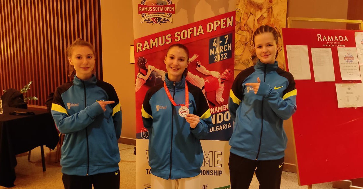 Tekirdağlı ikiz kardeşlerden 2 gümüş madalya Bulgaristan’ın başkenti Sofya’da düzenlenen Uluslararası Sofya Open Tekvando Şampiyonası’nda mücadele Malkara Tekvando Spor Kulübü sporcuları ...