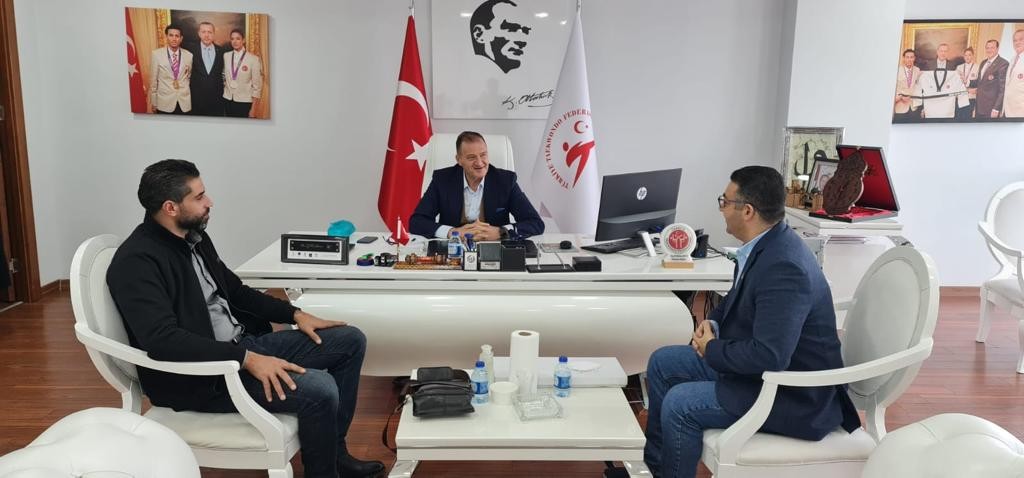 Tekvandoda Filistin ile güç birliği! Filistin Tekvando Federasyonu Asbaşkanı Fadi Jaser, Türkiye Tekvando Federasyonu Başkanı Metin Şahin’i ziyaret etti. Filistin Tekvando ...