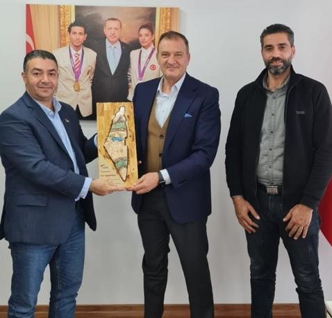 Tekvandoda Filistin ile güç birliği! Filistin Tekvando Federasyonu Asbaşkanı Fadi Jaser, Türkiye Tekvando Federasyonu Başkanı Metin Şahin’i ziyaret etti. Filistin Tekvando ...