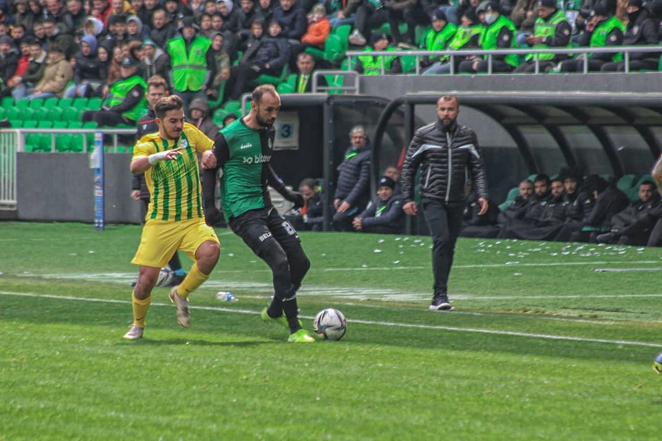 TFF 2. Lig: Sakaryaspor: 2 - Adıyaman Futbol Kulübü: 0 0 mağlup etti. Stat: Yeni Sakarya Atatürk Hakemler: Cihan Aydın xx, Muhammet Oğuzhan Öztaş xx, Mehmet Kuru xx Sakaryaspor: Furkan Köse xx (Fatih ...
