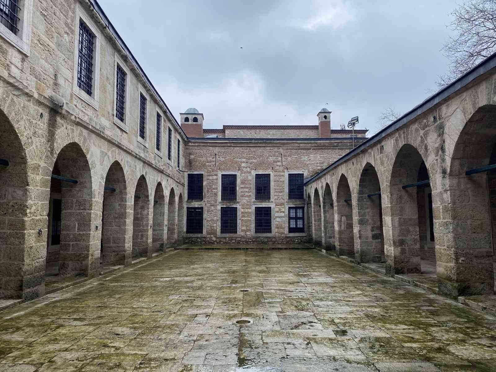 Topkapı Sarayı’nda restorasyonda olan Harem bölümün yüzde 80’i tamamlandı Topkapı Sarayı’nda restorasyonda olan Harem-i Hümayun bölümünün çalışmalarının yüzde 80’ni tamamlandı. Kadın Efendiler, Cariyeler Taşlığı, Kara ...