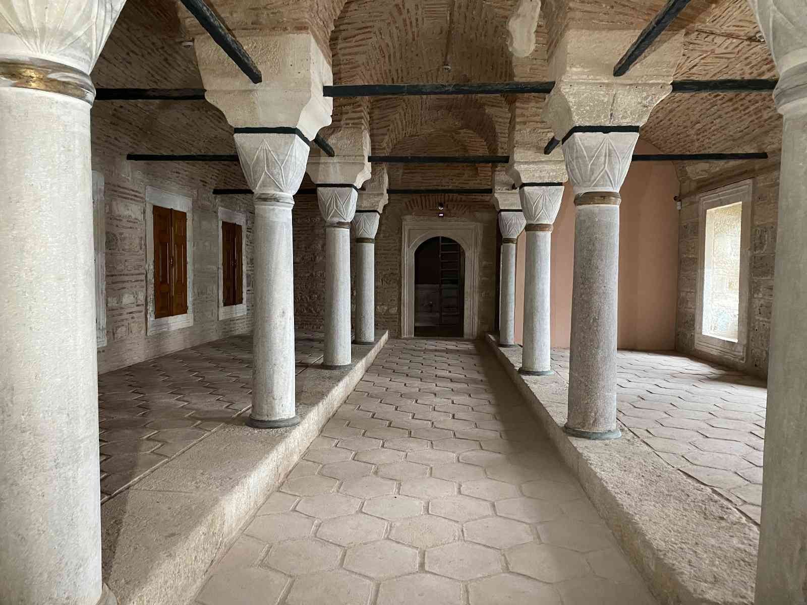 Topkapı Sarayı’nda restorasyonda olan Harem bölümün yüzde 80’i tamamlandı Topkapı Sarayı’nda restorasyonda olan Harem-i Hümayun bölümünün çalışmalarının yüzde 80’ni tamamlandı. Kadın Efendiler, Cariyeler Taşlığı, Kara ...