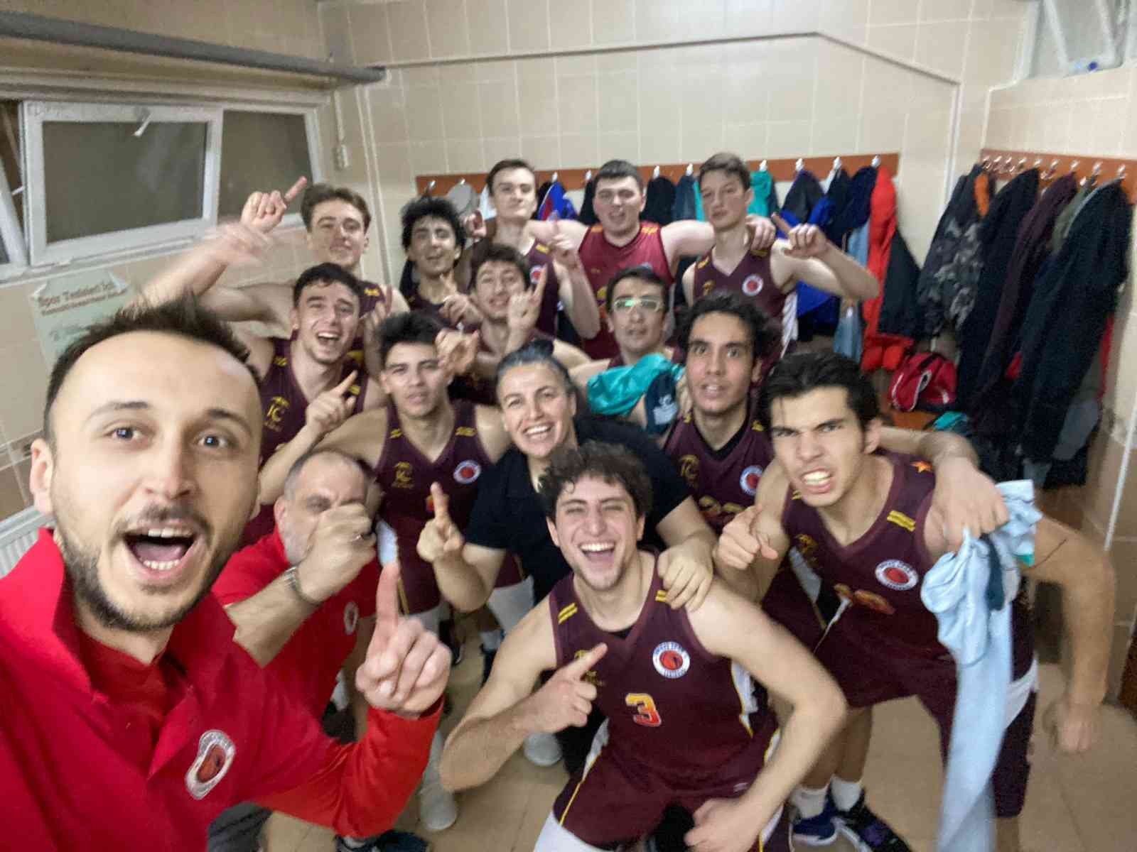 TREDAŞ, Marmara Bölge şampiyonu oldu Tekirdağ U18 Erkekler Basketbol Ligi’ni şampiyon tamamlayarak Marmara Bölge Şampiyonası’na katılan TREDAŞ Spor, son maçında Çorlu Belediye Spor ...