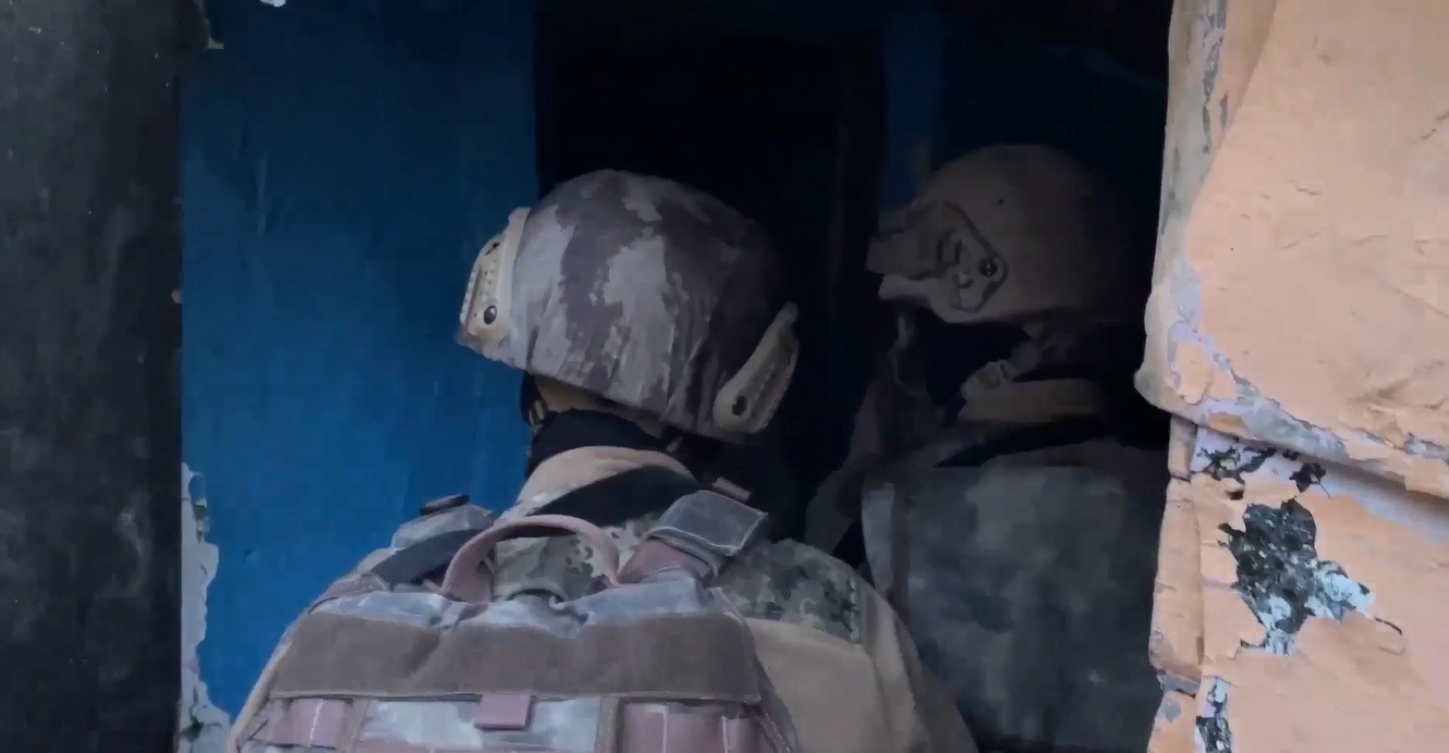 ’Tunca-2’ operasyonunda 20 kişi gözaltına alındı Edirne İl Emniyet Müdürlüğü Asayiş ve Narkotik Suçlarla Mücadele şubesi ekiplerince 16 adrese düzenlenen eş zamanlı operasyonda, 20 kişi ...