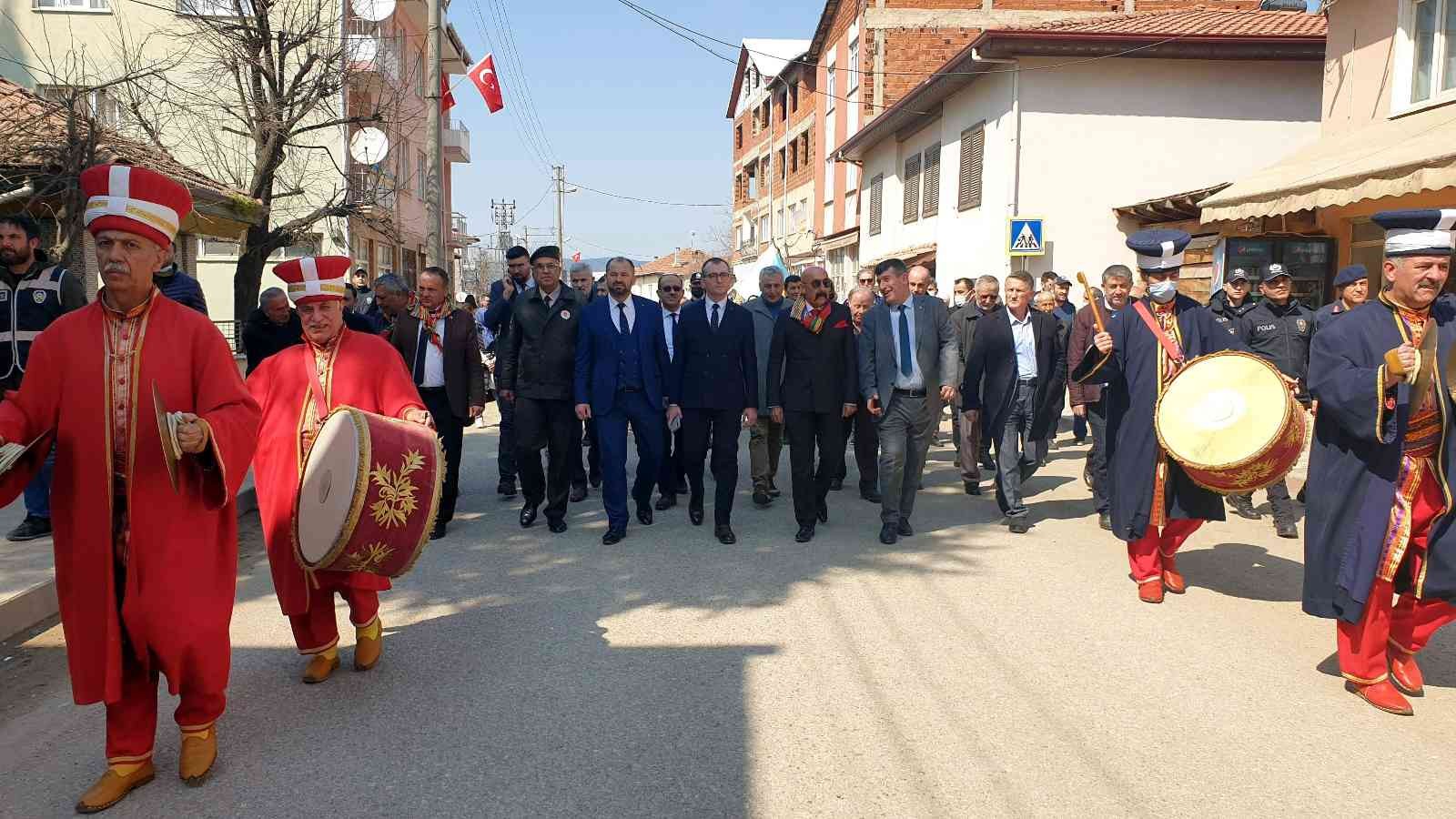 Türk Dünyası Kültür Başkenti’nde nevruz coşkusu Türk Dünyası’nın Kültür Başkenti ilan edilen Bursa’da nevruz coşkusu yaşanıyor. Orhaneli ilçesinde düzenlenen nevruz programına yoğun ilgi ...