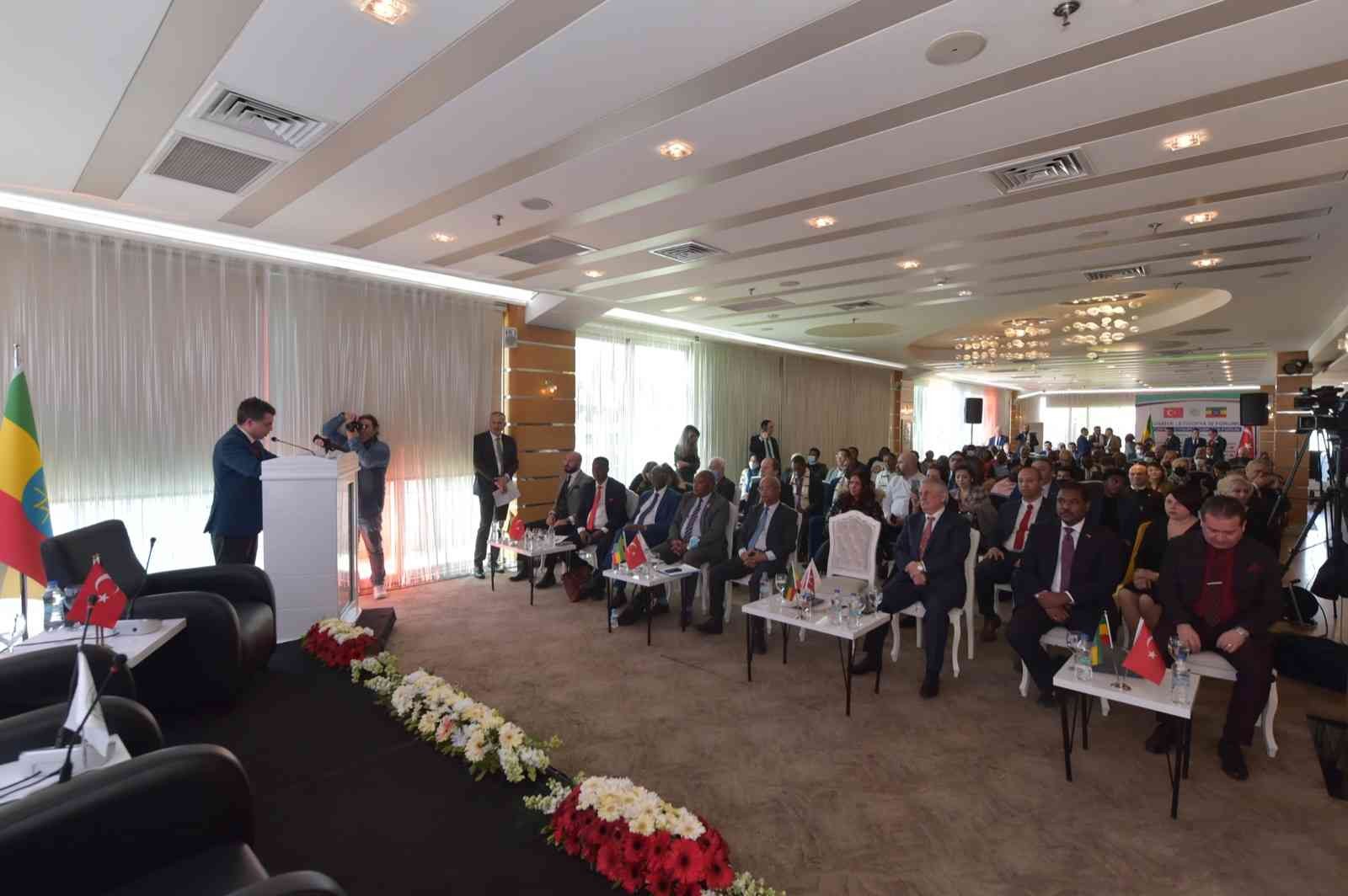 Türkiye-Etiyopya iş forumuna geniş katılım Türkiye-Etiyopya İş Formu Konferansı, Sanayiciler İş Kadınları ve İş Adamları Konfederasyonu (SANKON) ile Etiyopya Ticaret Odası, Etiyopya ...