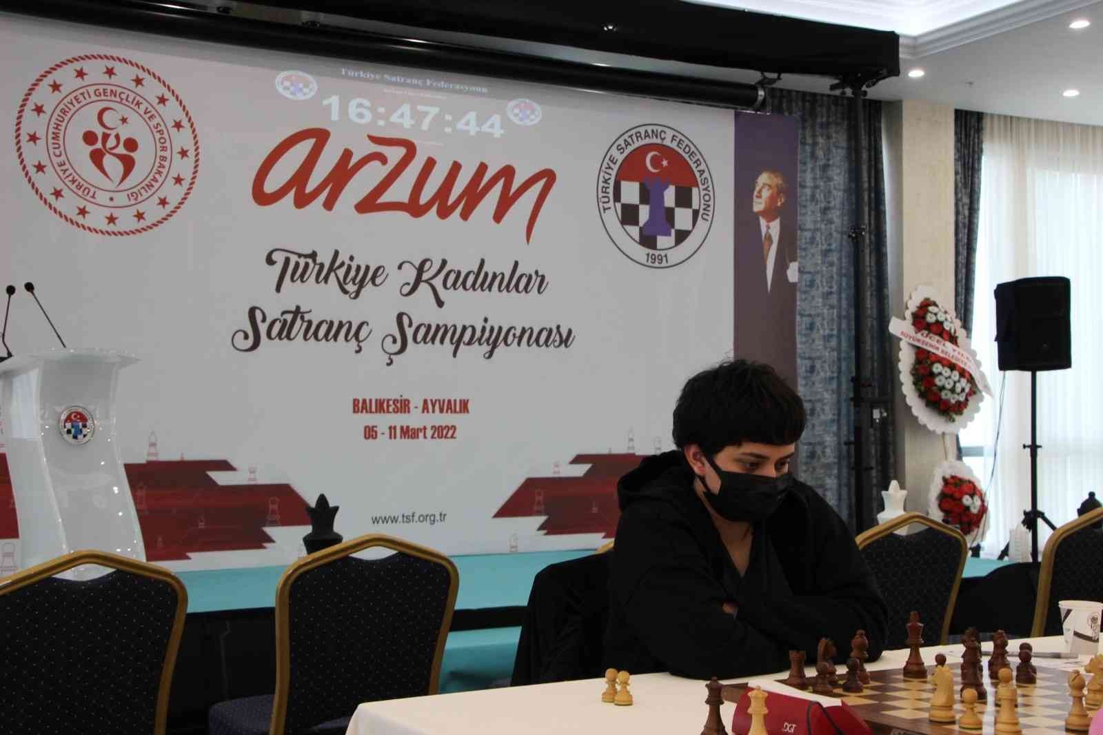 Türkiye Kadınlar Satranç Şampiyonası başladı Türkiye Satranç Federasyonu (TSF) tarafından Arzum Elektrikli Ev Aletleri’nin desteğiyle düzenlenen 2022 Arzum Türkiye Kadınlar Satranç ...