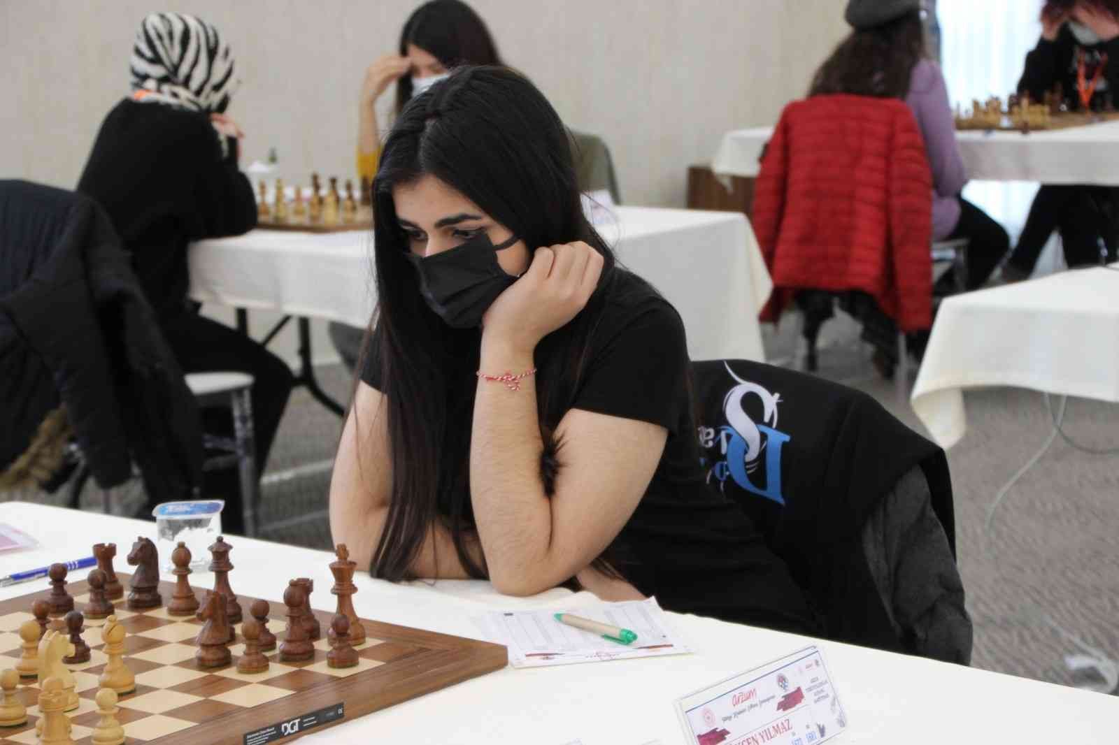 Türkiye Kadınlar Satranç Şampiyonası başladı Türkiye Satranç Federasyonu (TSF) tarafından Arzum Elektrikli Ev Aletleri’nin desteğiyle düzenlenen 2022 Arzum Türkiye Kadınlar Satranç ...