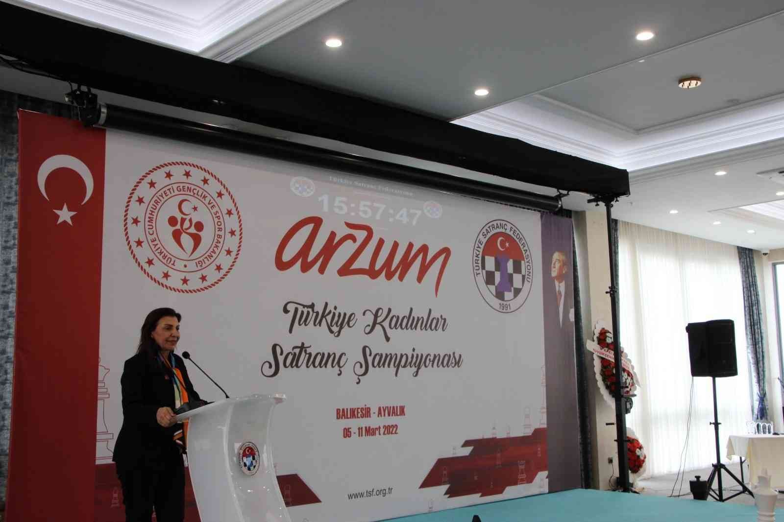 Türkiye Kadınlar Satranç Şampiyonası başladı Türkiye Satranç Federasyonu (TSF) tarafından Arzum Elektrikli Ev Aletleri’nin desteğiyle düzenlenen 2022 Arzum Türkiye Kadınlar Satranç ...