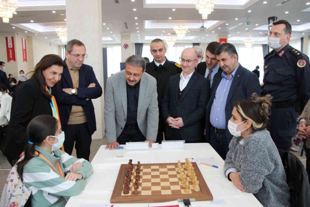 turkiye-kadinlar-satranc-sampiyonasi-basladi-ivJCSmwL.jpg