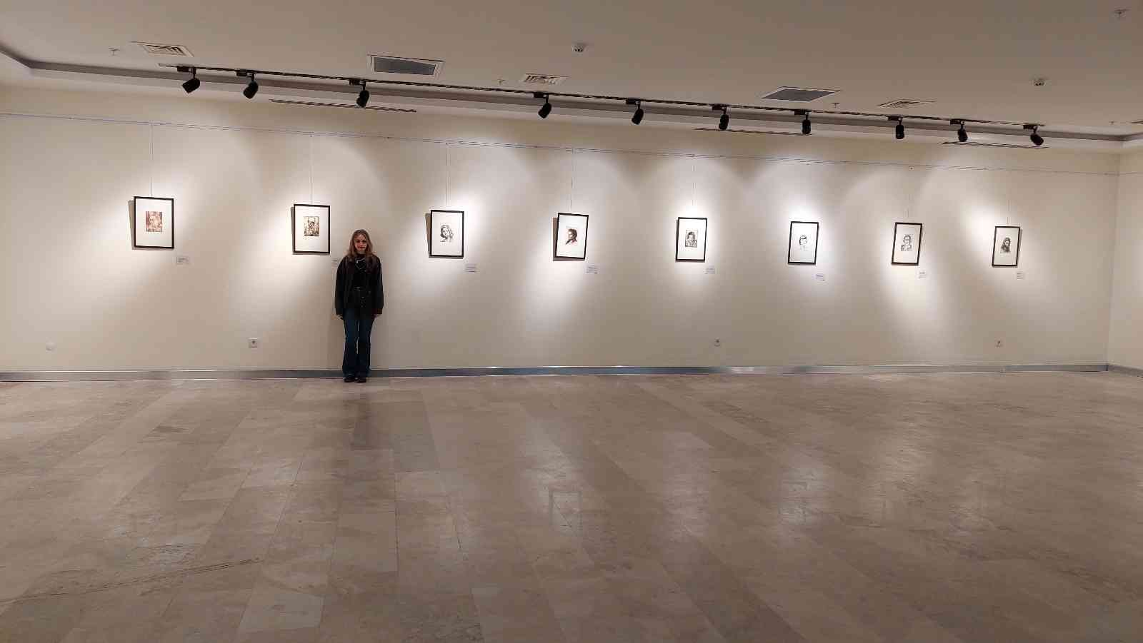 Türkiye’nin öncü kadınları unutulmadı 8 Mart Dünya Kadınlar Günü’nde birçok alanda Türk halkına öncülük eden kadınların gravür resim sergisi açıldı. Tekirdağ’da açılan sergiye ilgi ...