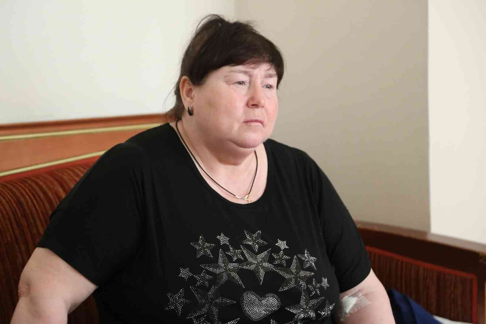 Rusya’nın Ukrayna’ya başlattığı savaşın ardından 2 çocuğu ve hasta annesiyle yürüyerek Ukrayna sınırını geçen doktor Iryna Porobok, yaşadığı ...