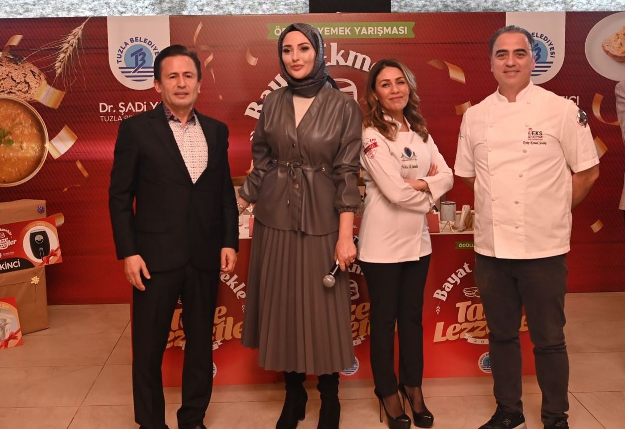 Tuzla’da “Bayat Ekmekle Taze Lezzetler” yarışması düzenlendi Tuzla Belediyesi tarafından bayat ekmek ve gıda israfına dikkat çekmek amacıyla ödüllü ’Bayat Ekmekle Taze Lezzetler 2022” yarışması düzenlendi ...