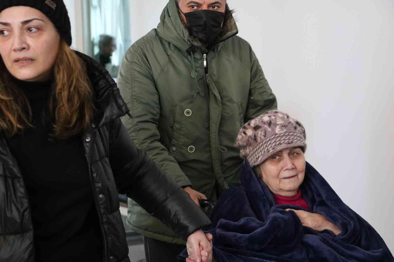 EDİRNE (İHA) – Rusya ve Ukrayna arasında yaşanan savaşta Odessa kentindeki yaralı askerlerden dolayı daha önce hastanede tedavi gören diğer ...