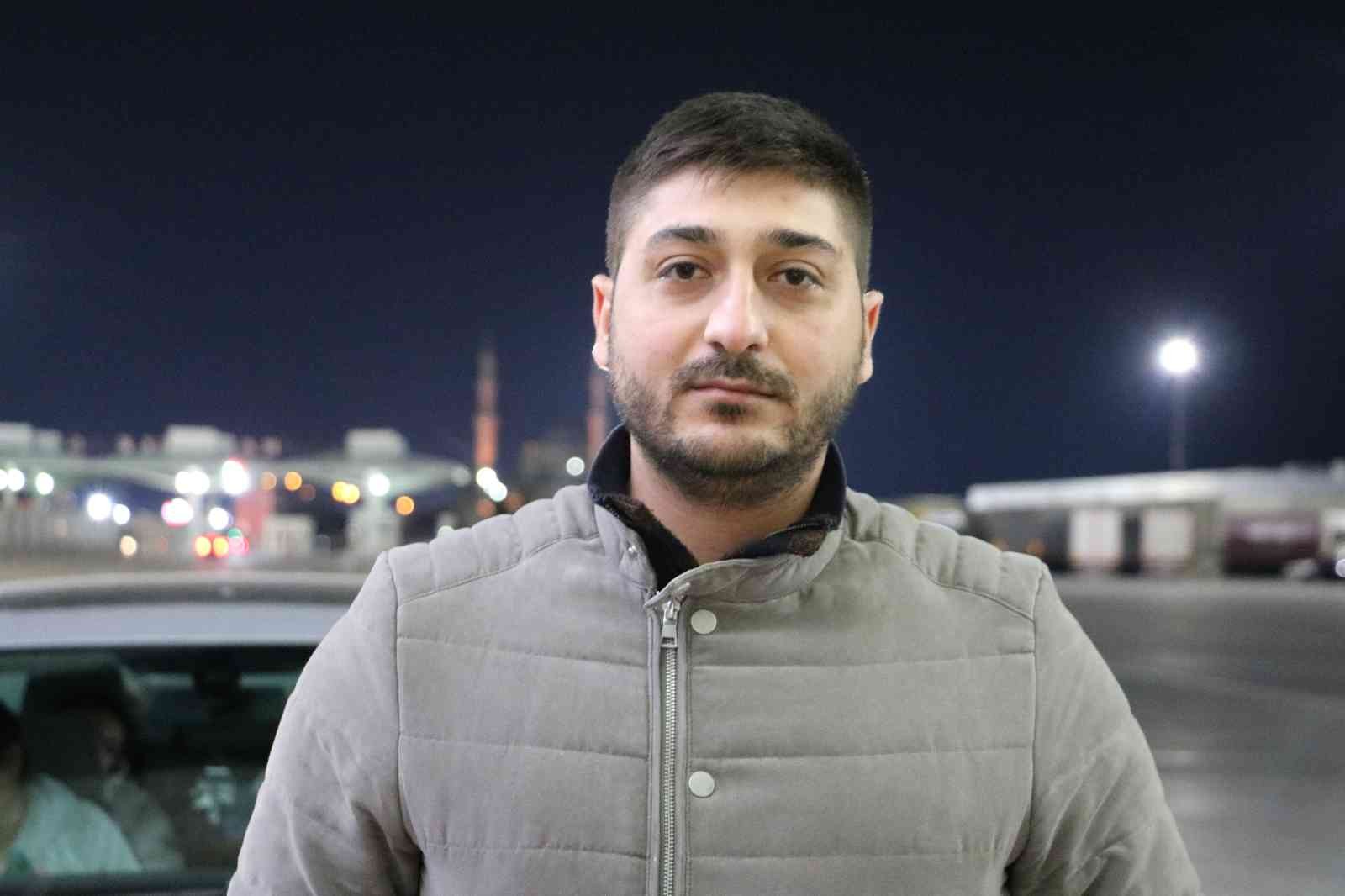 Ukrayna’dan tahliye edilen Türk vatandaşları Kapıkule’den ülkeye giriş yapıyor Rusya’nın saldırısı sonrası Ukrayna’dan ayrılan Türk vatandaşları, Kapıkule ve Hamzabeyli Sınır Kapılarından ülkeye giriş yapıyor. Rusya’nın ...