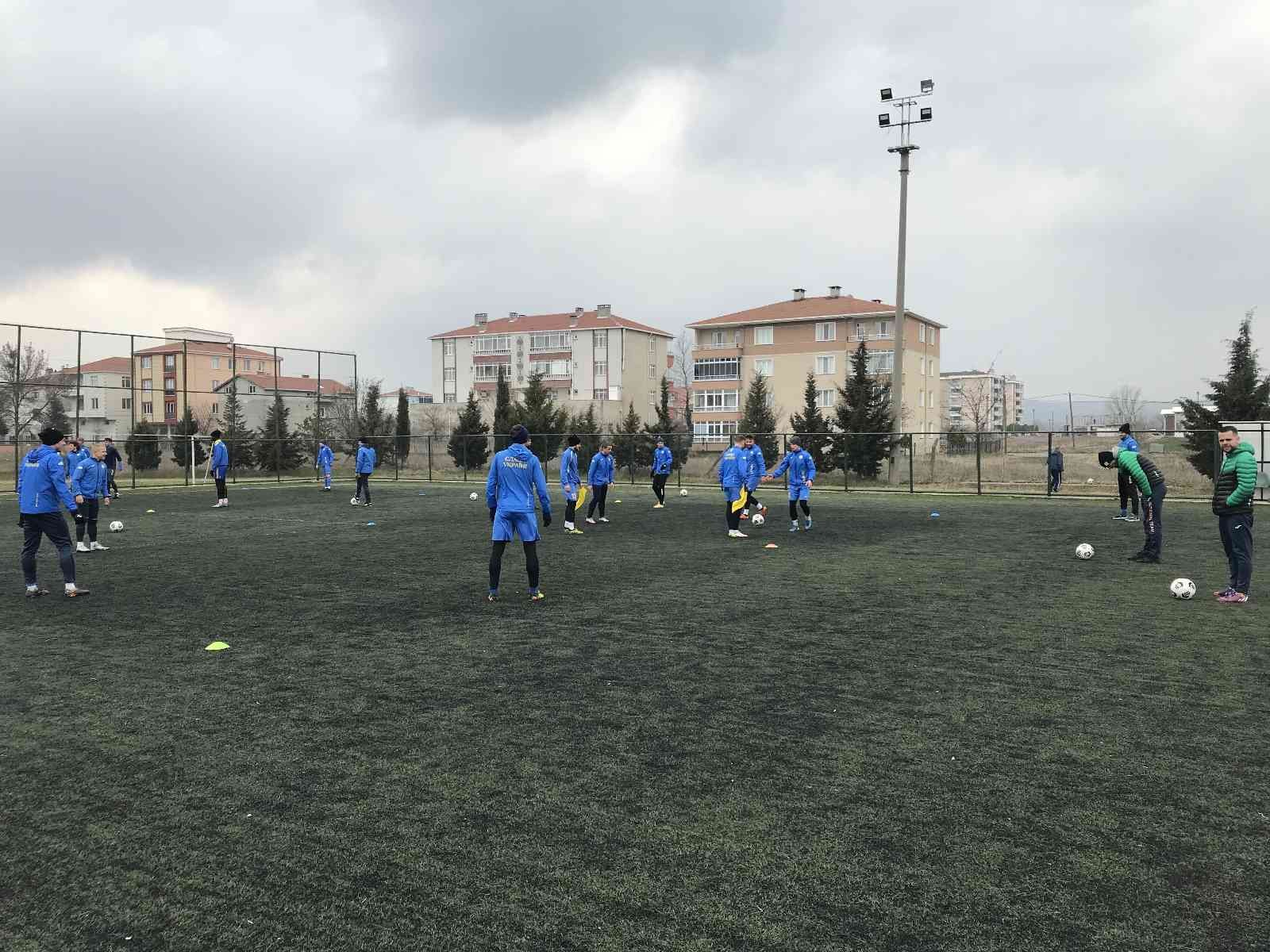 Ülkelerindeki savaş sebebiyle Türkiye’de mahsur kalan Ukrayna İşitme Engelli Futbol Milli Takımı, Brezilya’daki olimpiyatlara hazırlık ...
