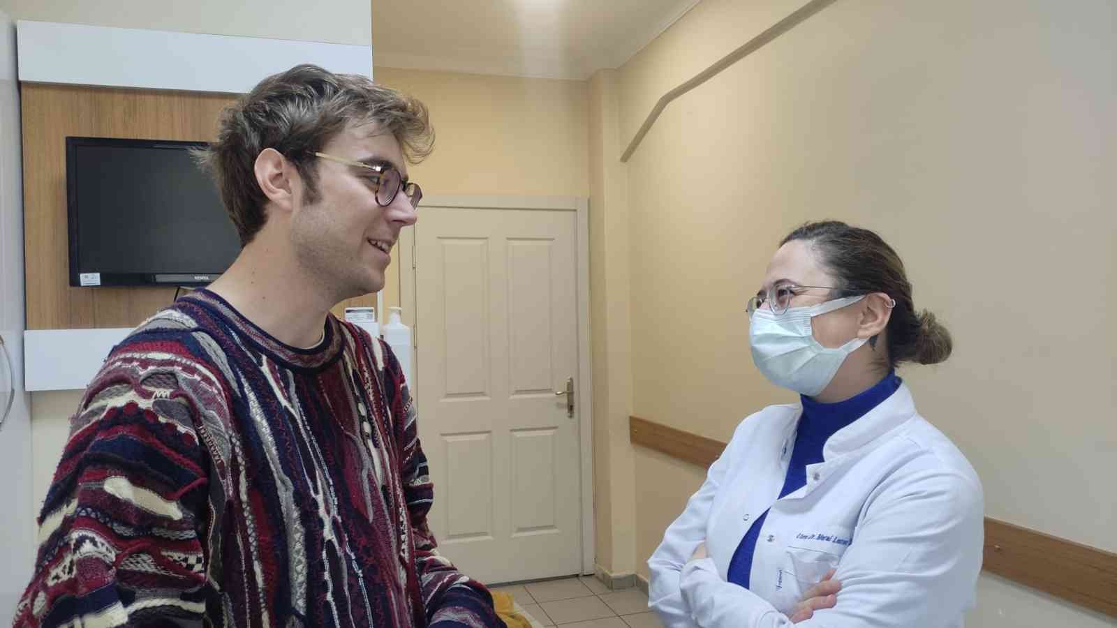 Uludağ’da yaralanan İngiliz turist sağlığına kavuştu Kayak yapmak için Uludağ’a gelen ve snowboard yaparken kaza geçiren İngiltere vatandaşı Oliver Brown Çekirge Devlet Hastanesi’nde ...