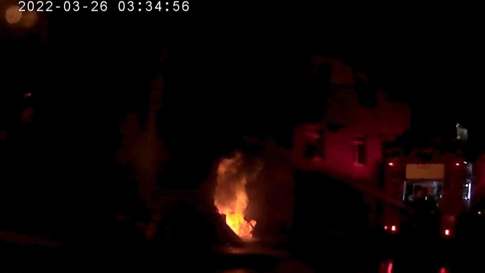 Ümraniye’de iki katlı binada gerçekleşen doğal gaz patlamasında kısa süreli panik yaşandı. Saat 03.15 sıralarında Ümraniye Huzur mahallesinde iki ...