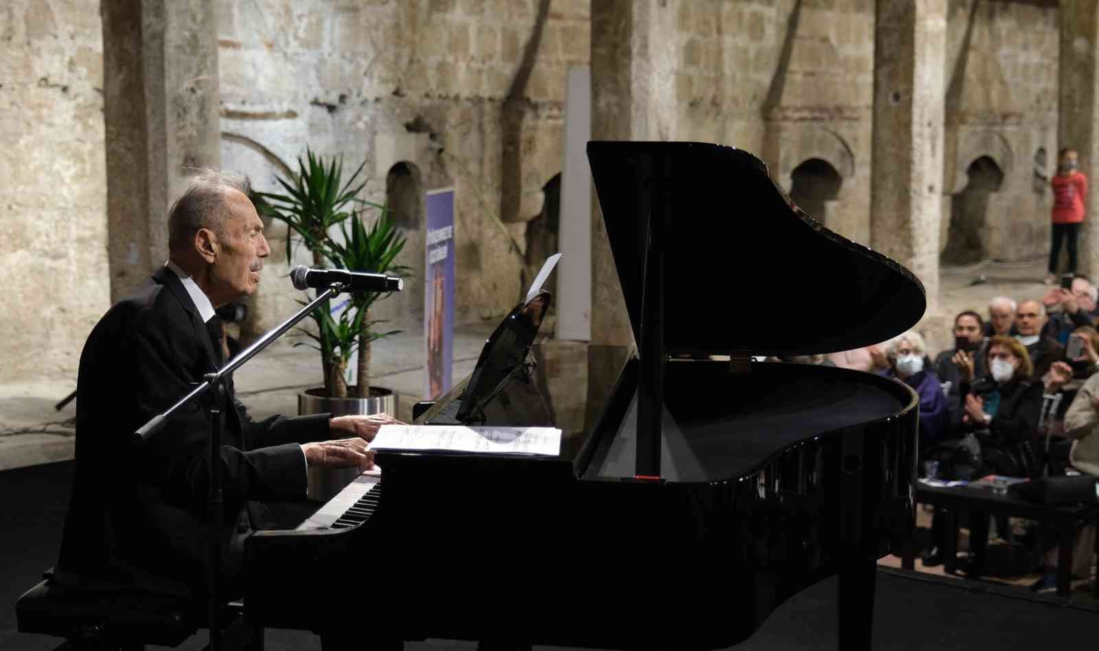 Ünlü Caz Piyanisti İlham Gencer’den muhteşem konser Büyükçekmece’de caz günleri çerçevesinde sahne alan Caz Piyanisti İlham Gencer dinleyicilerine unutulmayacak bir gece yaşattı. Kervansaray ...