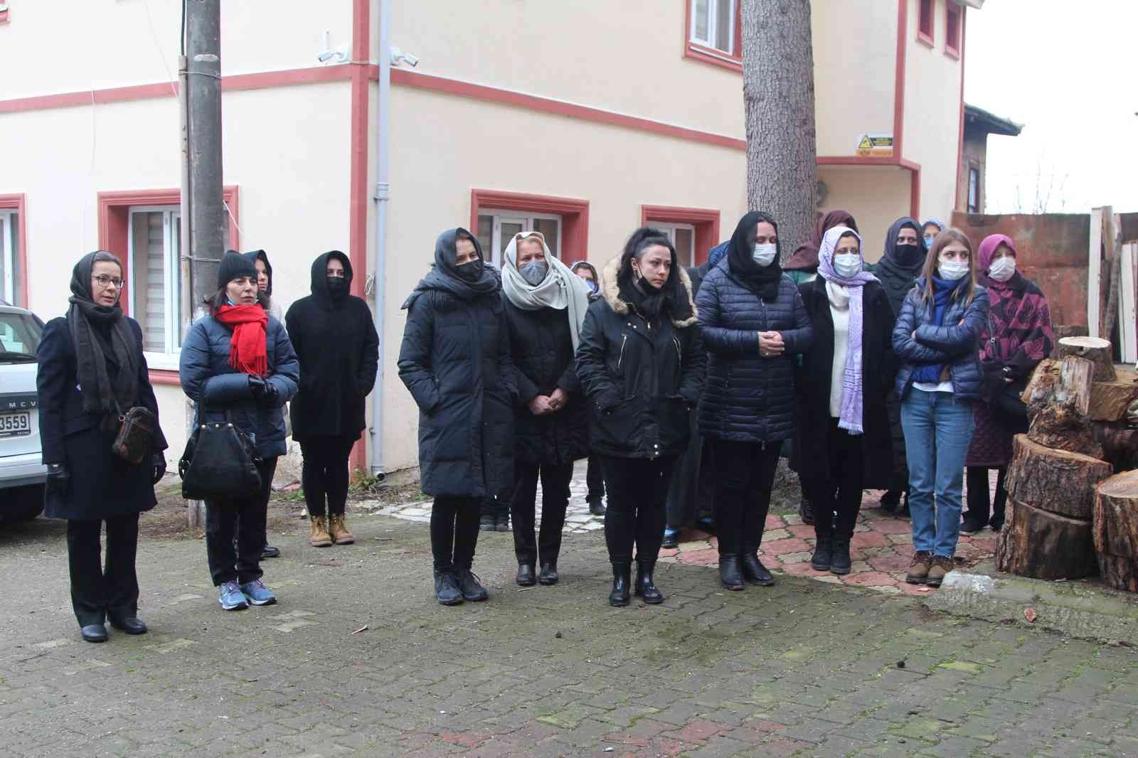 Ünlü spor adamının acı günü Futbol hayatının ardından başta Galatasaray olmak üzere bir çok takımda antrenörlük yapan Ahmet Akcan’ın babası Mehmet Akcan (86) hayatını ...