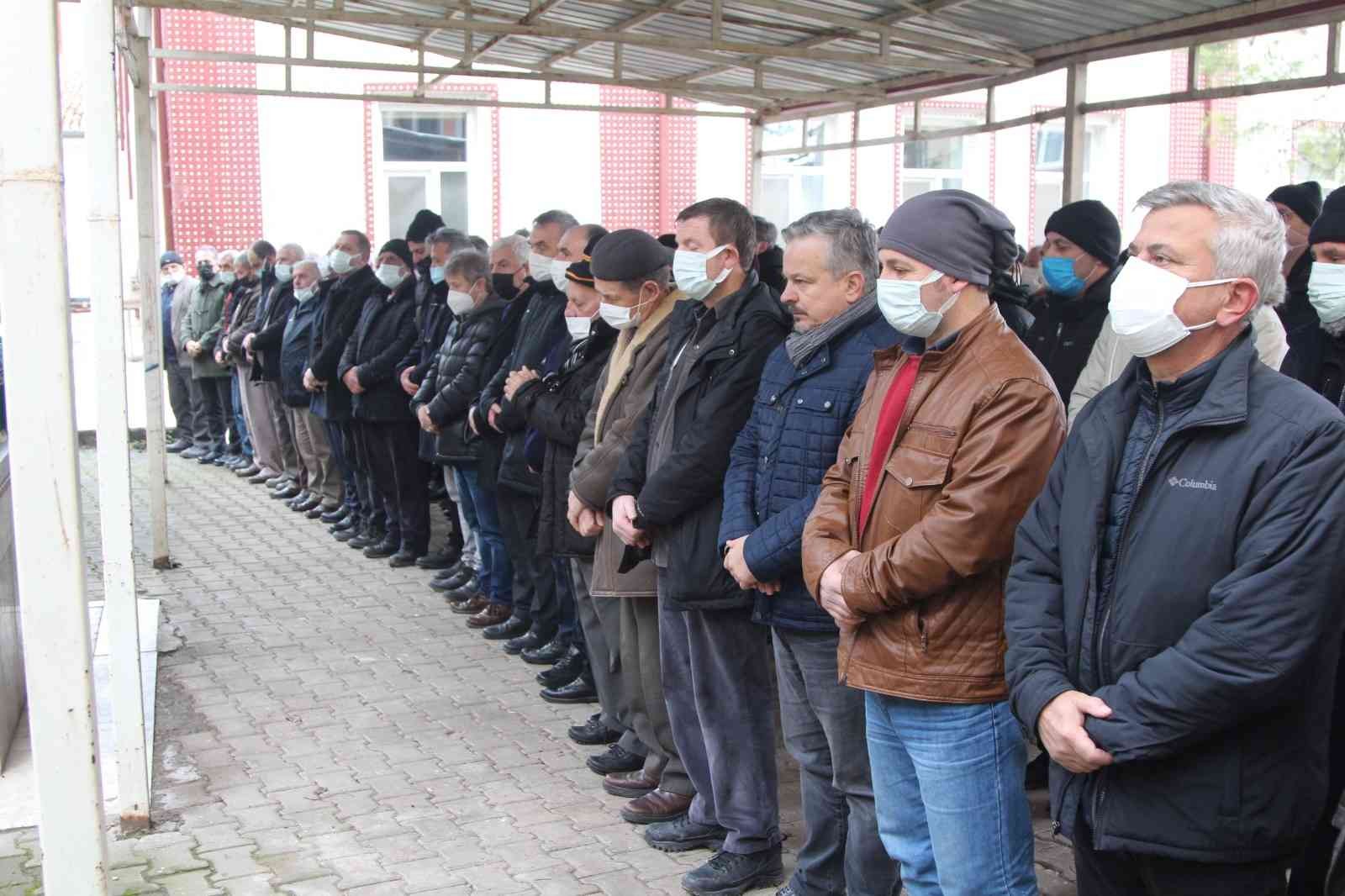 Ünlü spor adamının acı günü Futbol hayatının ardından başta Galatasaray olmak üzere bir çok takımda antrenörlük yapan Ahmet Akcan’ın babası Mehmet Akcan (86) hayatını ...