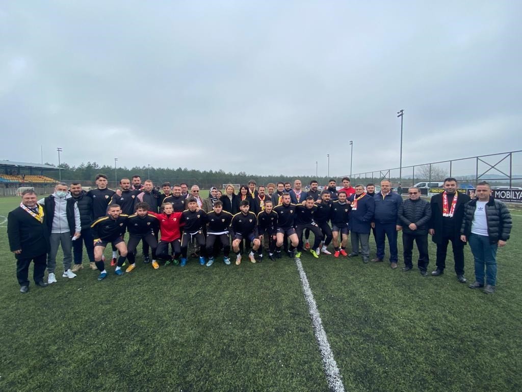 Vali Aktaş, Yenice Spor açılış maçına katıldı Çanakkale’nin Yenice ilçesinde Yenice Spor Kulübünün 2021-2022 yılı 1. Amatör Ligi açılış maçına Çanakkale Valisi İlhami Aktaş’ın yanı sıra ...