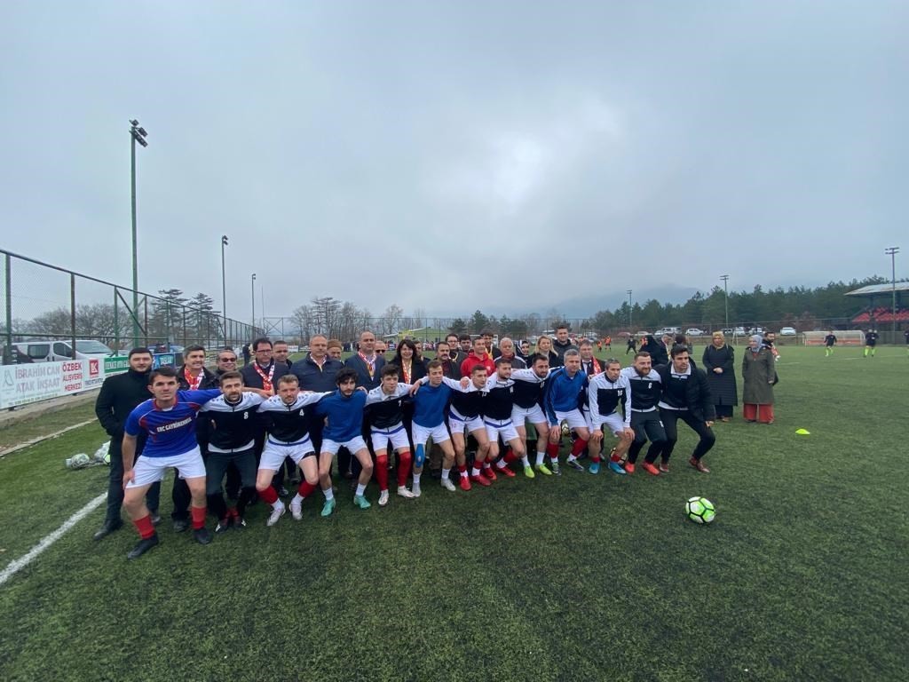 Vali Aktaş, Yenice Spor açılış maçına katıldı Çanakkale’nin Yenice ilçesinde Yenice Spor Kulübünün 2021-2022 yılı 1. Amatör Ligi açılış maçına Çanakkale Valisi İlhami Aktaş’ın yanı sıra ...