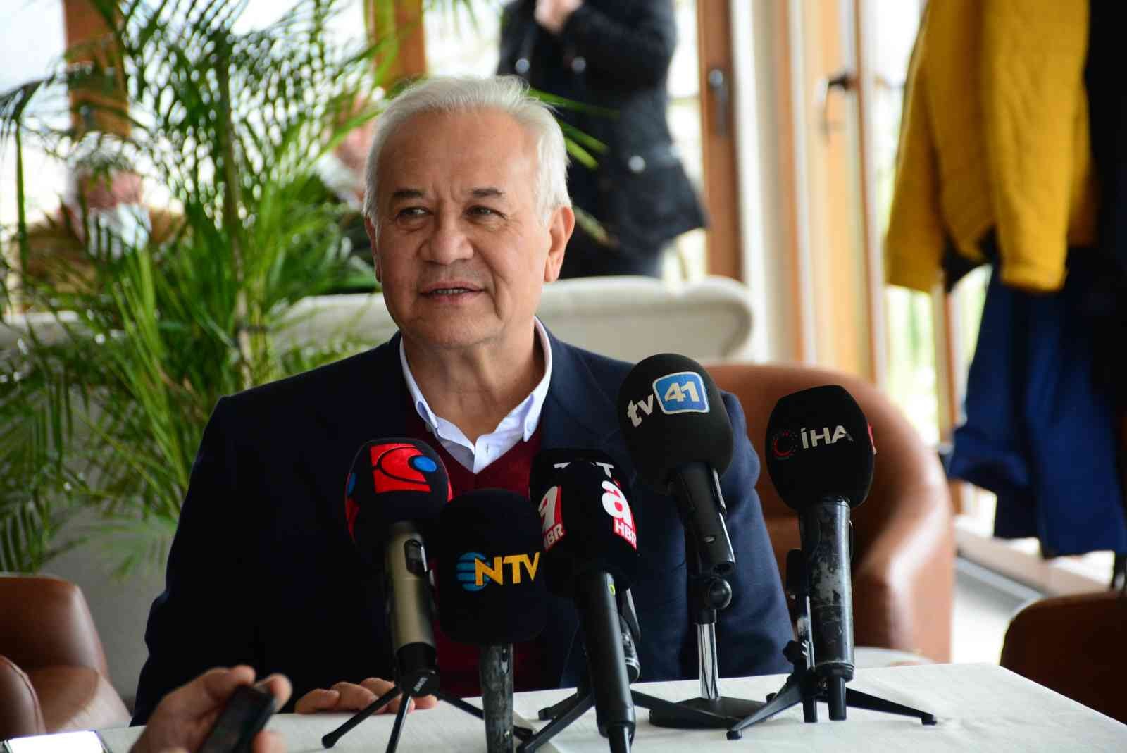 Vefa İbrahim Aracı: "Kırım Tatarlarını bu savaşta taraf yapmasınlar" Rusya-Ukrayna savaşına ilişkin açıklamalarda bulunan Kırım Tatar Dernekleri Federasyonu Başkanı Vefa İbrahim Aracı, "Cumhurbaşkanımız bu konuda ...