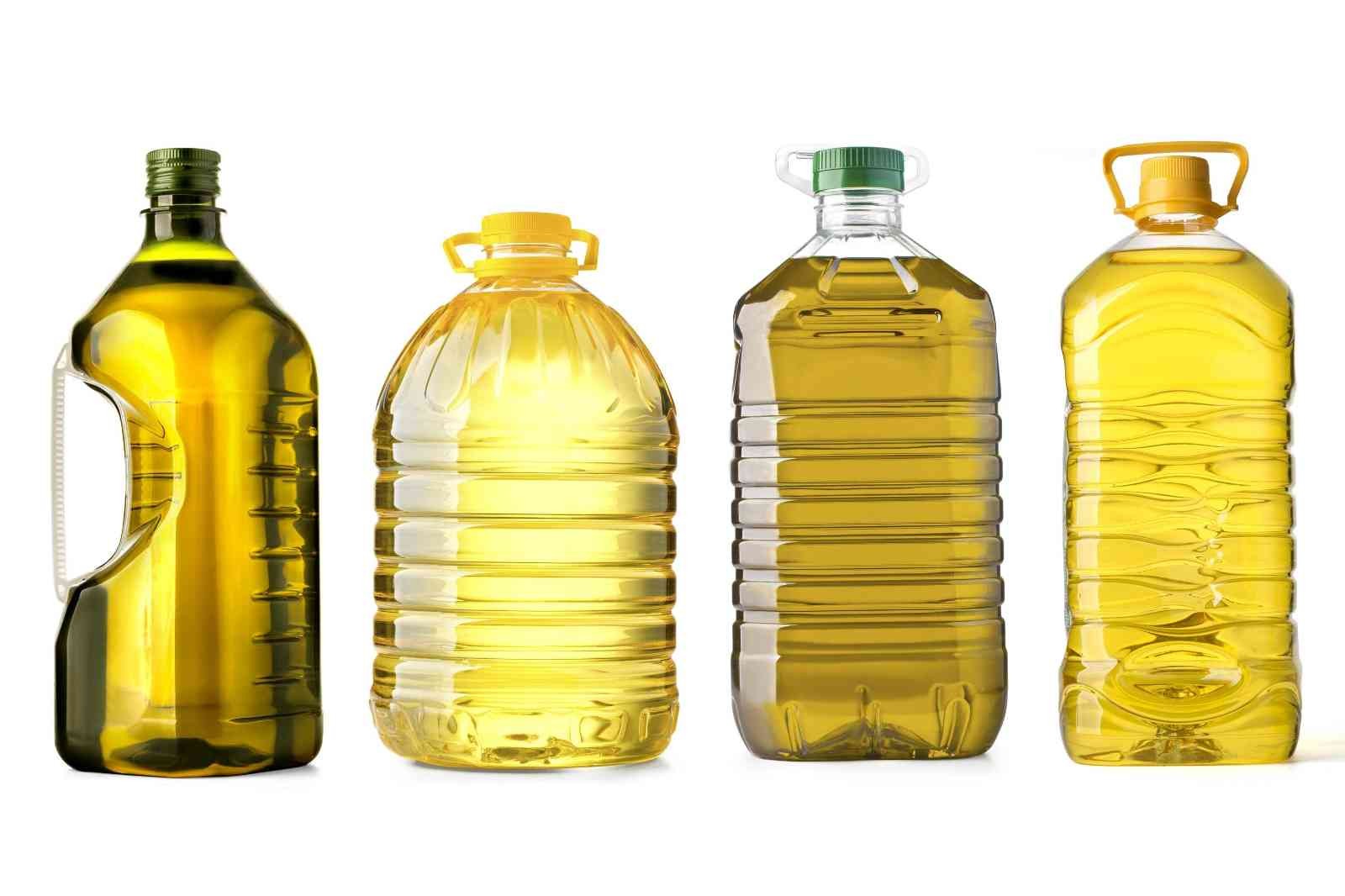 Yağın yarısı işlenip paketli ürün olarak ihraç ediliyor Türkiye geçtiğimiz yıl 820 bin ton ham ayçiçeği yağı ithal etti. Bu yağı sanayi tesislerinde işledikten sonra paketleyip, 470 bin tonunu yurt ...