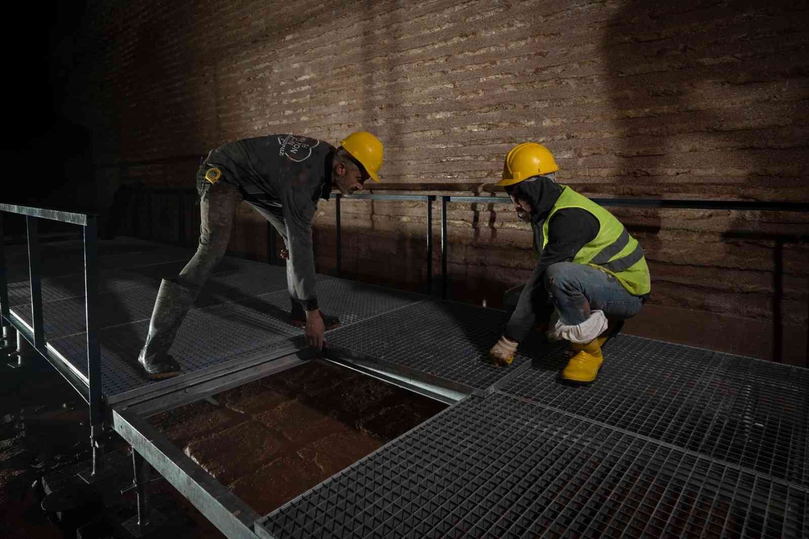 İstanbul’un en önemli turistik merkezlerinden biri olan Yerebatan Sarnıcı’nda, yaklaşık 4 yıldır devam eden restorasyon çalışmalarında sona ...