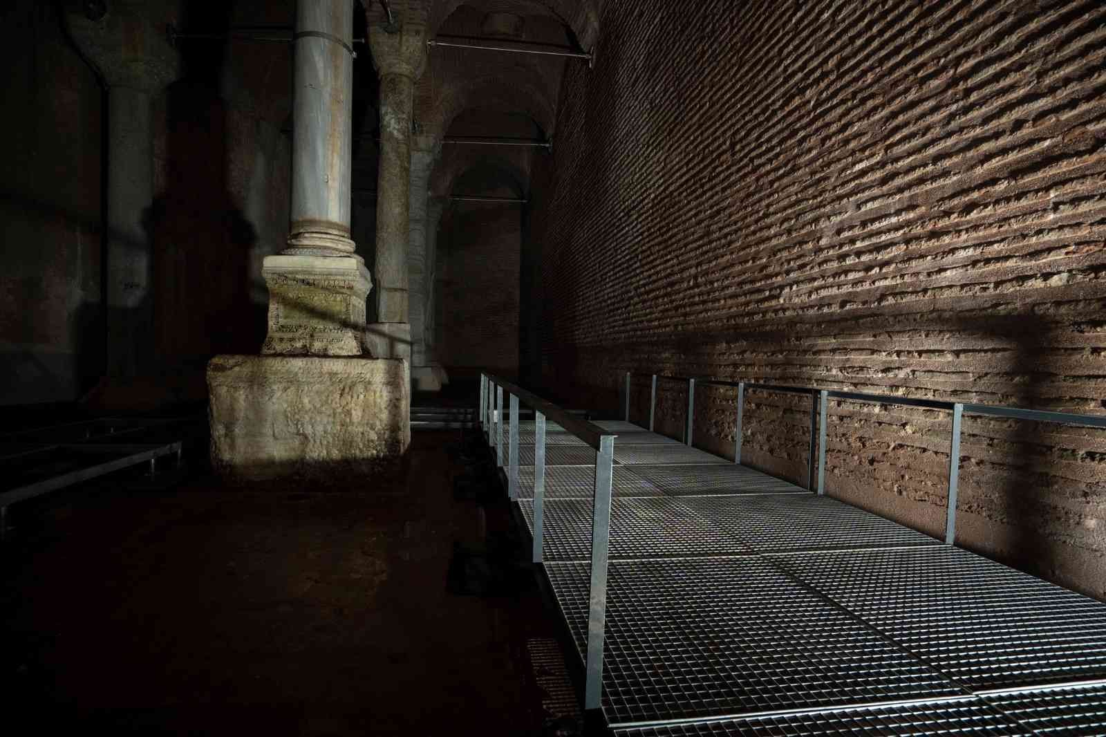 Yerebatan Sarnıcı restorasyonunda sona doğru, Mayıs ayında ziyarete açılacak İstanbul’un en önemli turistik merkezlerinden biri olan Yerebatan Sarnıcı’nda, yaklaşık 4 yıldır devam eden restorasyon çalışmalarında sona ...