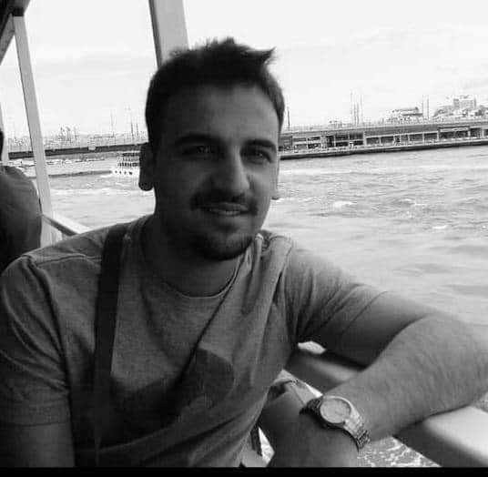 Yüksek gerilim akımına kapılan kişi hayatını kaybetti Kocaeli’de internet kablosunun yüksek gerilim tellerine değmesi neticesinde akıma kapılan akaryakıt istasyonu yetkilisi hayatını kaybetti. Olay ...