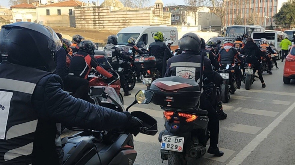 Edirne’de arkadaşının yumruk darbeleri sonrası ağır yaralanmasının ardından kaldırıldığı hastanede 19 gün sonra yaşam mücadelesini kaybeden 44 ...