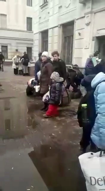 Rusya-Ukrayna savaşının başlamasının ardından bölgede mahsur kalan Türkleri kurtarmak için Ukrayna’ya giden Sakaryalı otobüs şoförü yaşadıklarını ...