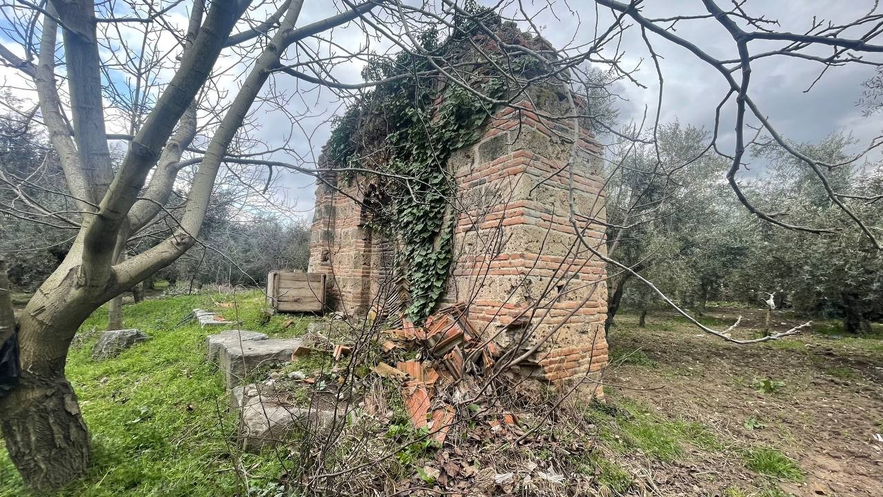 UNESCO geçici miras listesinde bulunan ve 4 medeniyete başkentlik yapmış tarihi İznik’te Osmanlı dönemi namazgahı görenleri şaşırtıyor. Osmanlı ...