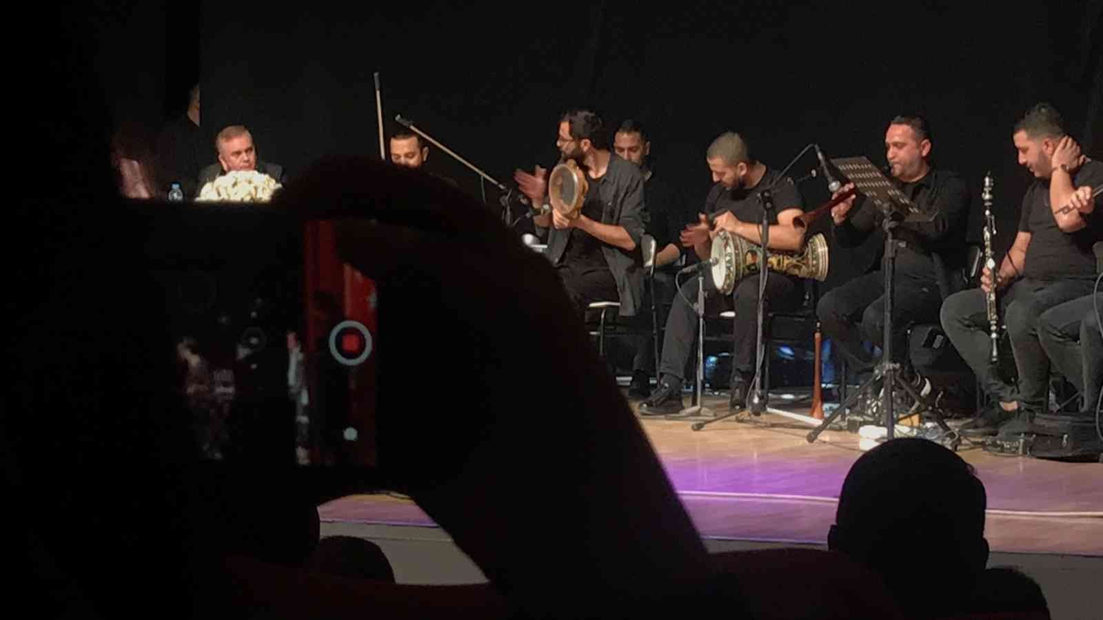 8 Nisan Dünya Romanlar Günü Kırklareli’nde kutlandı 8 Nisan Dünya Romanlar Günü çerçevesinde ses ve ritim yarışmaları düzenlendi. 8 Nisan Dünya Romanlar Günü çerçevesinde Kırklareli Valiliği, İl ...