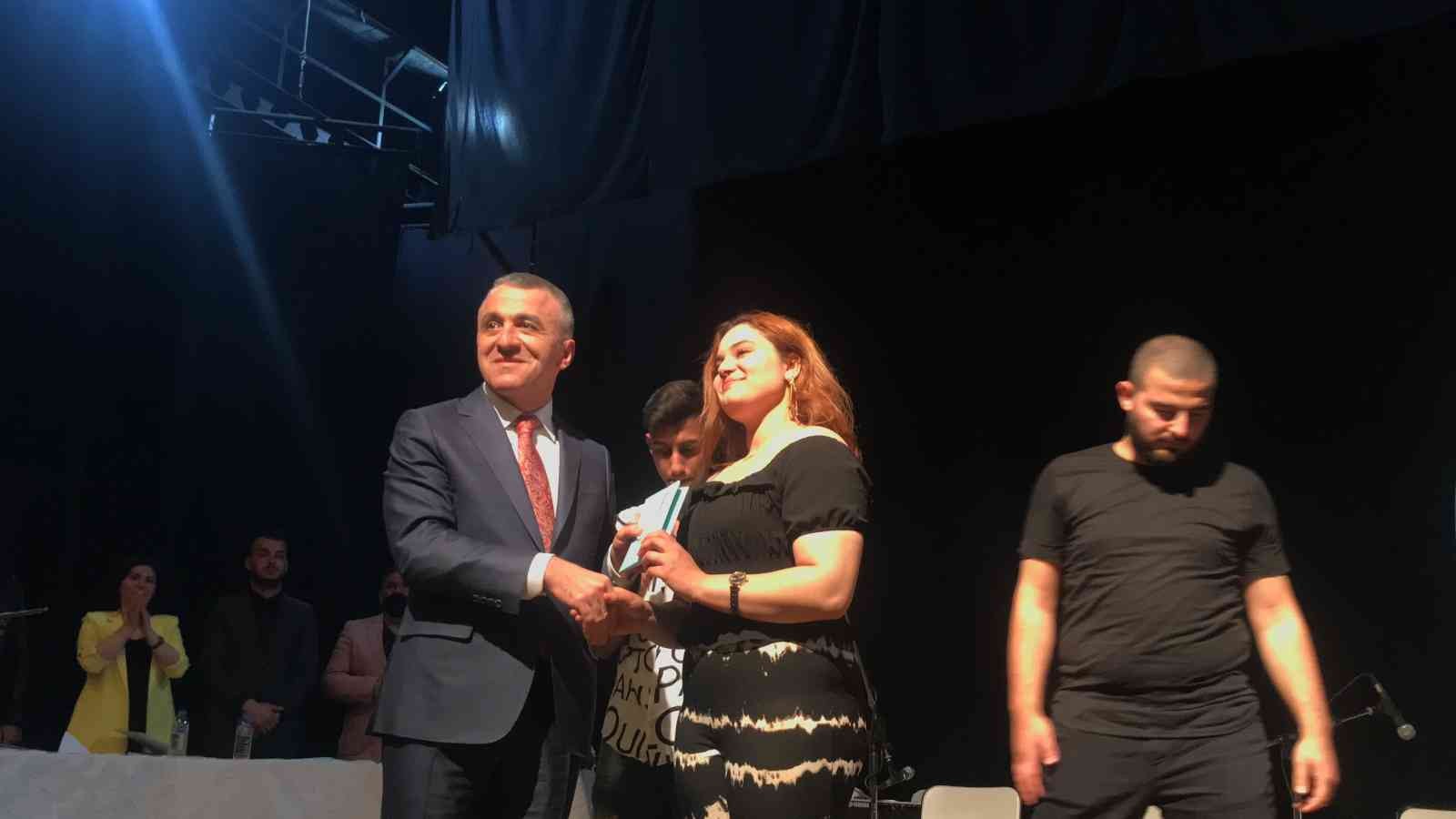 8 Nisan Dünya Romanlar Günü Kırklareli’nde kutlandı 8 Nisan Dünya Romanlar Günü çerçevesinde ses ve ritim yarışmaları düzenlendi. 8 Nisan Dünya Romanlar Günü çerçevesinde Kırklareli Valiliği, İl ...