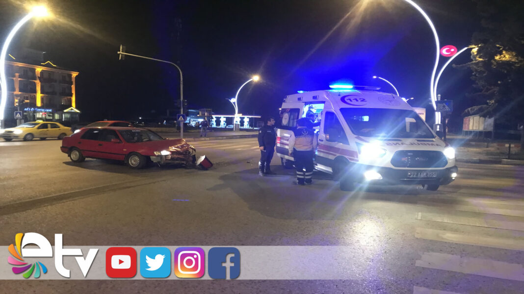 OTOMOBİLLE TİCARİ TAKSİ ÇARPIŞTI 2 YARALI