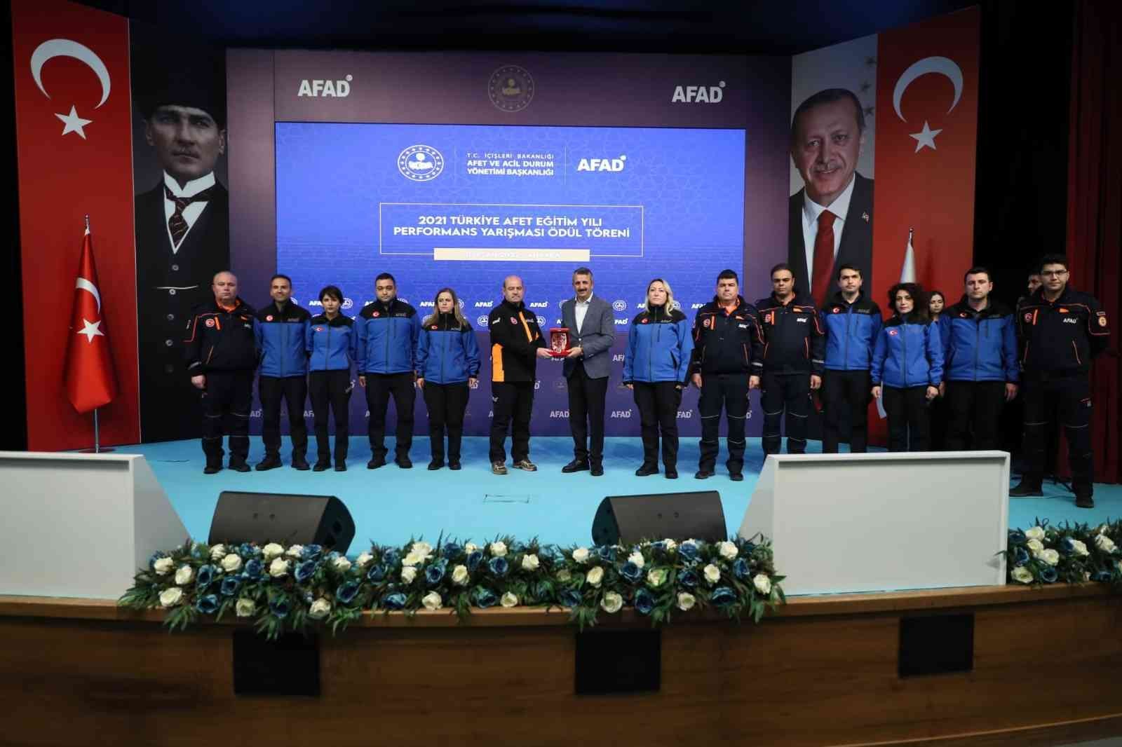 Türkiye 2021 Afet ve Eğitim Yılı Yarışması sonuçlandı. Düzenlediği bilgilendirme çalışmaları ve AB-Modex Saha Tatbikatındaki başarılarından ...