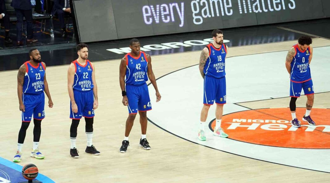 anadolu-efes-milano-deplasmaninda-frPxMOlt.jpg