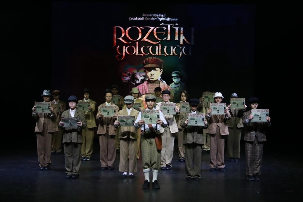 Ataşehirli gençler, dansla 23 Nisan’a damga vurdu Ataşehir Belediyesi Çocuk ve Gençlik Halk Dansları Topluluğu, bir rozetle başlayan ve halk egemenliği ile sonuçlanan tarihi süreci muhteşem ...